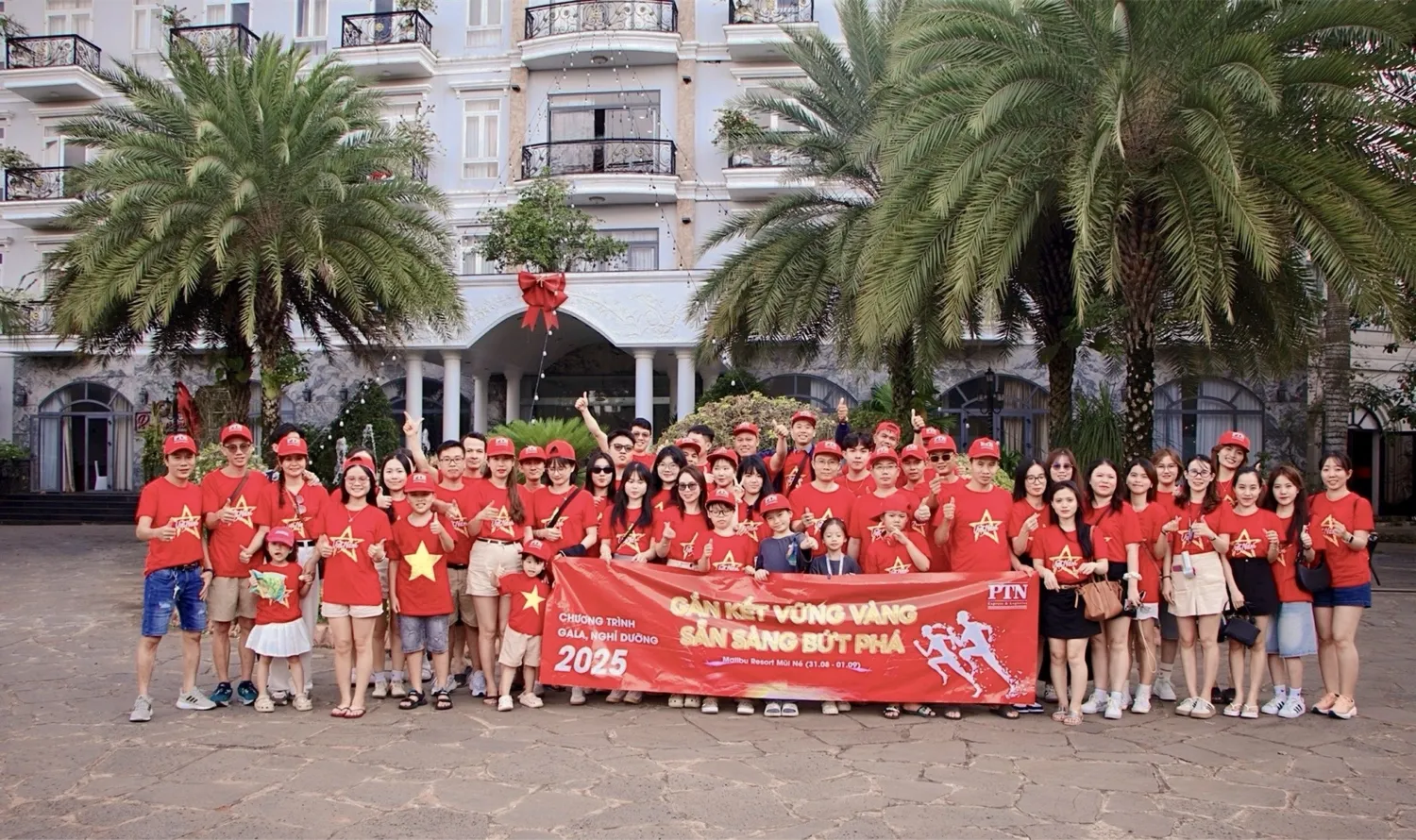 Khởi đầu của chuyến tham quan - nghỉ dưỡng