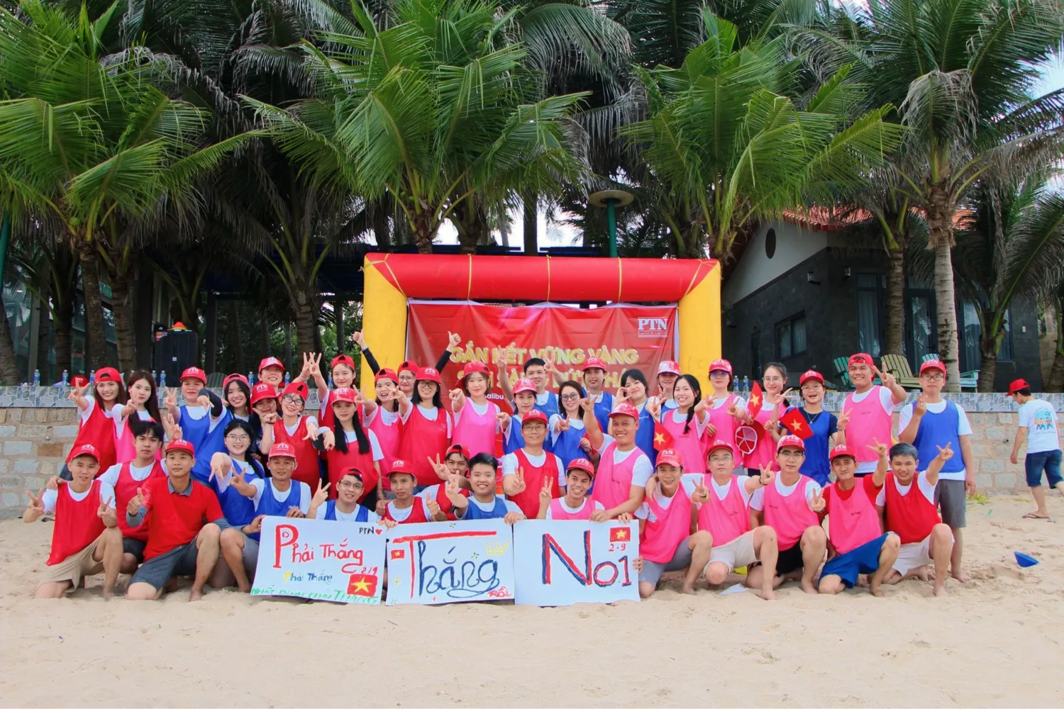 Team building trên bãi biển