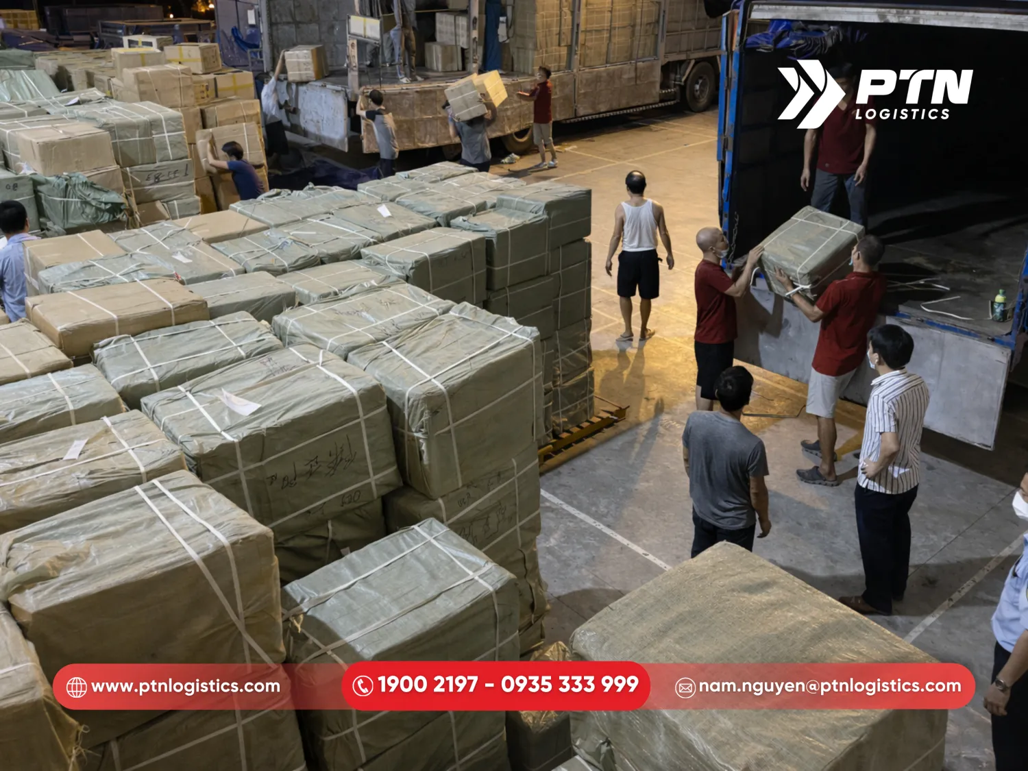 Bốc xếp và vận chuyển hàng ra cửa khẩu