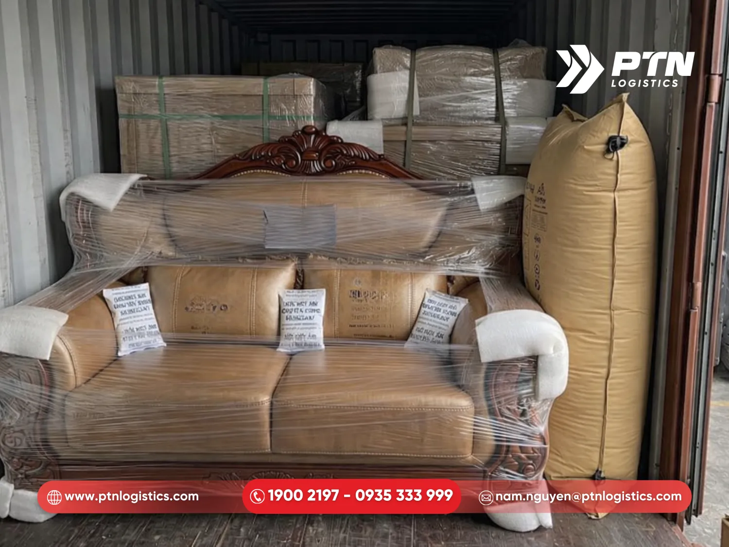 Sử dụng túi khí và đóng gói chống ẩn bảo vệ sofa