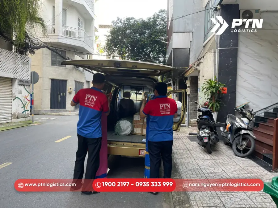 Tiếp nhận và đóng gói hàng hóa chuẩn quốc tế